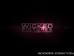 Wicked - Two hot babes on a leash Thumb