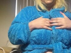 BBW Makes Herself Cum in the Morning Thumb