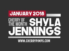 Sultry Shyla Jennings Masturbates Thumb