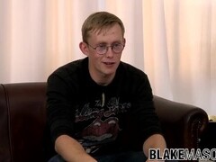 Dorky homo with glasses Nickie Smiles masturbates and cums Thumb