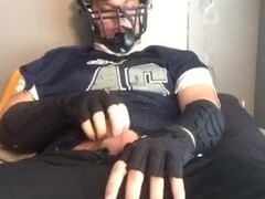 Football player cums Thumb