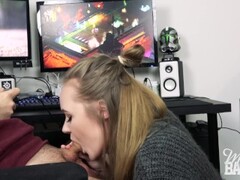 Gaming and sucking - Day 3 BJ week - Miss Banana Thumb