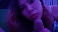 Realmente ella disfruta mamar mi polla Thumb